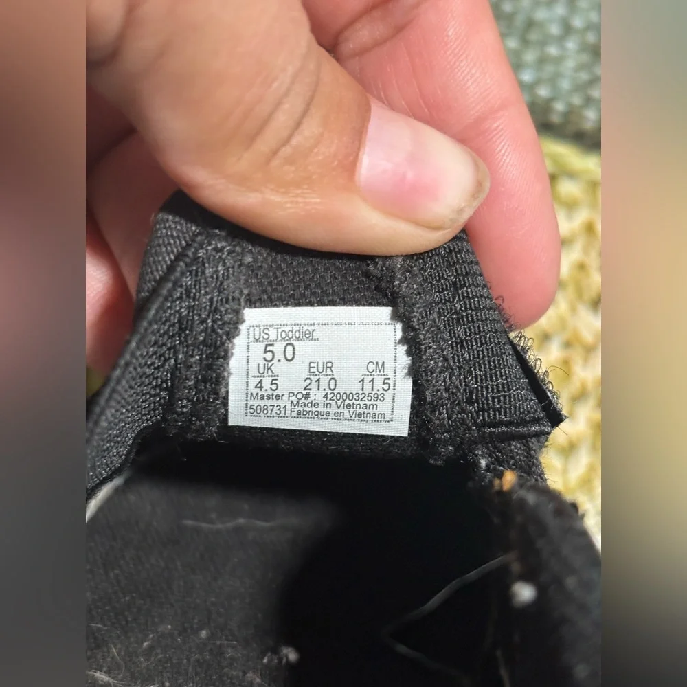 Vans Kids baby Black and White Slip-On Sneakers - Picture 8 of 8